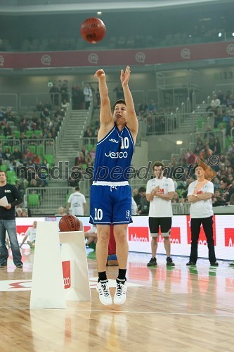 	Goran Vojnović, režiser