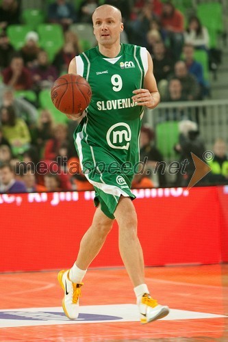 	Jure Zdovc, trener košarkarskega kluba Union Olimpija