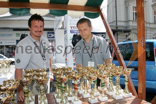 Andrej Knez, direktor dirke in Matjaž Korošak, urednik avtomobilske priloge pri Večeru, nekdanji sovoznik v rallyju ter organizator rallya Škoda Maribor