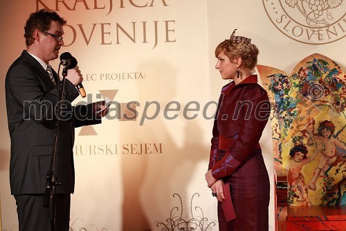 ... in Simona Žugelj, Vinska kraljica Slovenije 2011