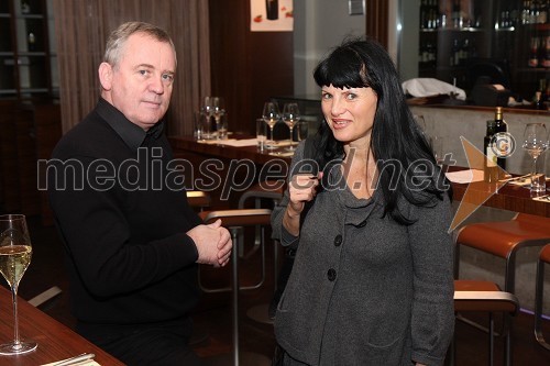 Boris Vugrinec, fotoreporter časnika Večer in mag. Helena Cvikl, direktorica Višje strokovne šole za gostinstvo in turizem v Mariboru