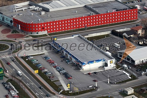 Mercator center na Pobrežju in trgovina Lidl