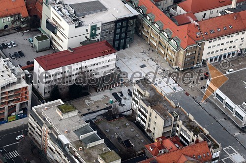 Časopisna hiša Večer in Probanka