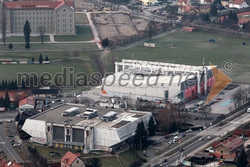 Vojašnica generala Maistra Maribor, Ledna dvorana Maribor in Dvorana Tabor