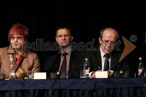 Majda Širca, ministrica za kulturo, Igor Lukšič, minister za šolstvo in šport in Ivan Svetlik, minister za delo, družino in socialne zadeve