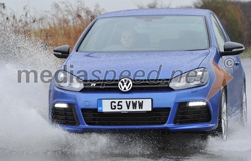 Volkswagen Golf R je najbolj »vroč hatchback«