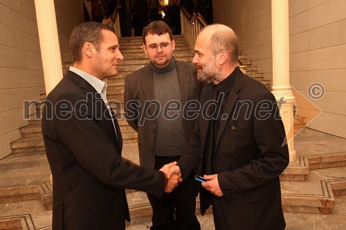 Danilo Rošker, direktor SNG Maribor, Alan Kavčič, predstavnik za odnose z javnostmi SNG Maribor in Janez Lombergar, vd direktorja Televizije Slovenija