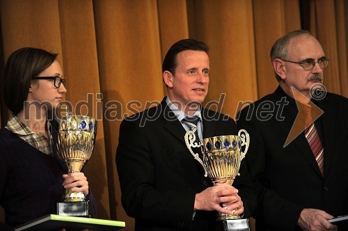 Rada Savič, Kegljaški klub Celje, Bojan Šrot, župan Mestne občine Celje in Stanko Esih, predsednik Športne zveze Celje