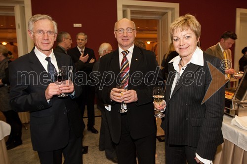 Drago Šulek, predsednik Plesne zveze Slovenije, Rudi Gabrovic, predsednik Judo zveze Slovenije in mag. Vojka Ravbar, generalna sekretarka SKB