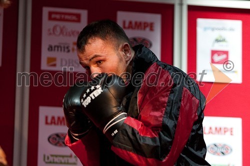 Dejan Zavec, svetovni prvak v velterski kategoriji po verziji IBF