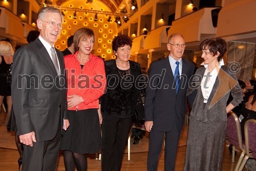 Drago Šulek, predsednik Plesne zveze Slovenije, Viktorija Potočnik, nekdanja županja Ljubljane, Zdenka Cerar, nekdanja pravosodna ministrica in generalna tožilka, Miro Cerar, nekdanji gimnastičar in predsednik Olimpijske akademije ter ambasador za fair play in Verena Šulek, članica mednarocne profesionalne plesne zveze, sodnica