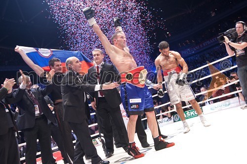 Dejan Zavec, svetovni prvak v velterski kategoriji po verziji IBF in Paul Delgado, ameriški boksar