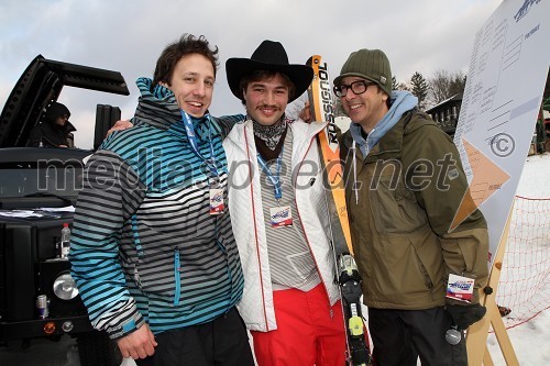 Marko Pajnik, organizator dogodka, Filip Flisar, smučar prostega sloga ter Aljoša Rebolj, fotograf in povezovalec dogodka