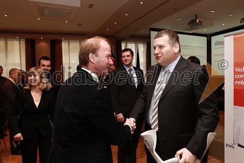 Andrew Page, veleposlanik Velike Britanije v Sloveniji in Tomaž F. Lovše, direktor Diners Club