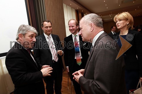 John Bercow, predsednik spodnjega doma britanskega parlamenta in Joseph Adamo Mussomeli, veleposlanik Združenih držav Amerike v Sloveniji