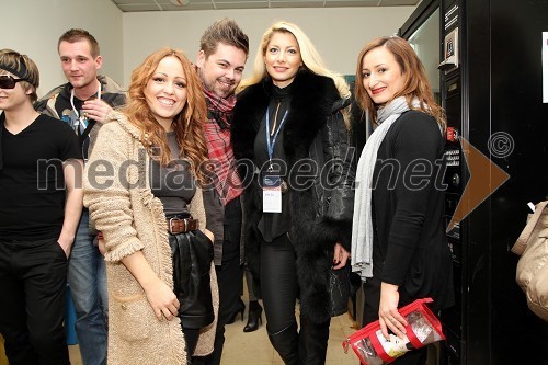 Nina Šušnjara, modna oblikovalka, Nejc Simšič, novinar, Lucija Gubenšek, manekenka in Maja Šušnjara, vizažistka