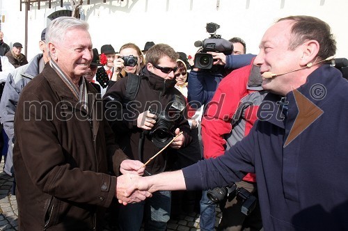 Tone Zafošnik, častni mestni viničar in Stanislav Kocutar, mestni viničar in skrbnik Stare trte