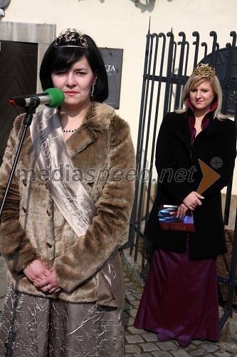 Ksenja Arbeiter, mariborska vinska kraljica in Simona Žugelj, Vinska kraljica Slovenije 2011