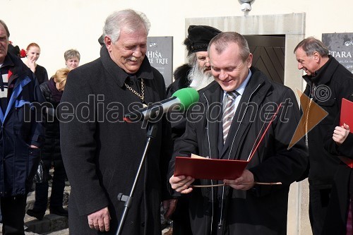 Ivan Kuljaj, direktor Zavoda za turizem Novo Mesto in Franc Kangler, župan Mestne občine Maribor ter gospodar Stare trte