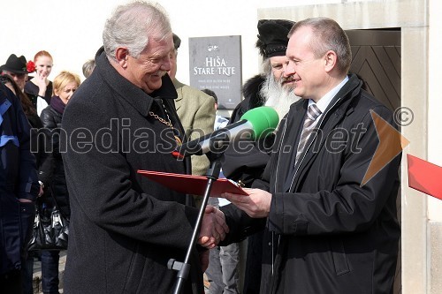 Ivan Kuljaj, direktor Zavoda za turizem Novo Mesto in Franc Kangler, župan Mestne občine Maribor ter gospodar Stare trte