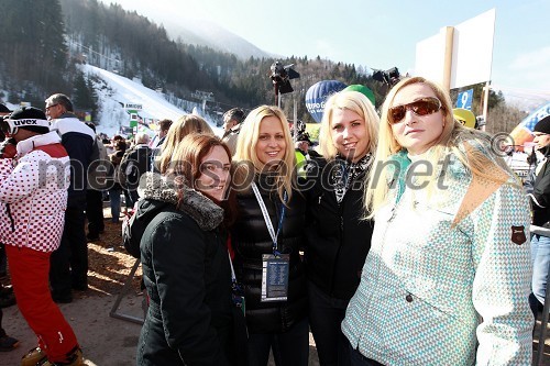 Karmen Semler, Anja Kolšek, višja svetovalka župana MOM, Teja Godec in Mojca Zagernik, SNS Maribor