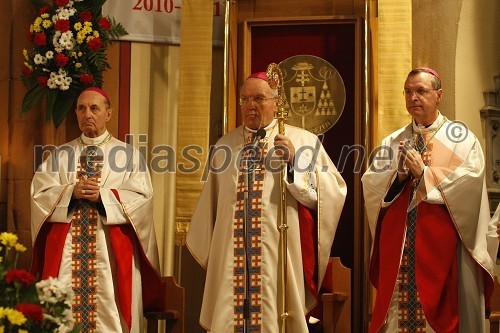 Dr. Franc Kramberger, nekdanji mariborski nadškof, dr. Anton Stres, ljubljanski nadškof in metropolit in dr. Marjan Turnšek, novi mariborski nadškof