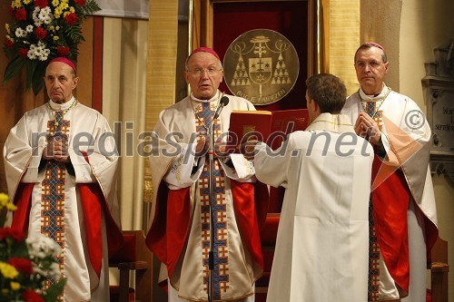 Dr. Franc Kramberger, nekdanji mariborski nadškof, dr. Anton Stres, ljubljanski nadškof in metropolit in dr. Marjan Turnšek, novi mariborski nadškof