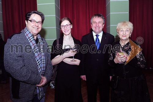 Renato Jenček, igralec, Urška Brodar, mag. Bojan Cvelfar in Anica Kumer, člani strokovne žirije