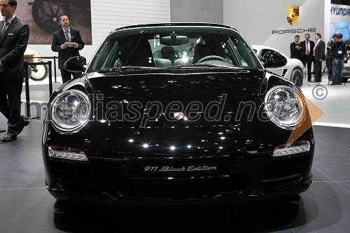 Porsche 911 black edition