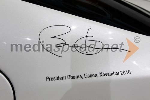 Podpis Baracka Obame na Opel Amperi