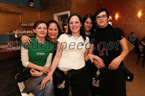 Dina Softič, Anita Pirnat, Tina Grubar, Karin Dular in Nataša Mlakar