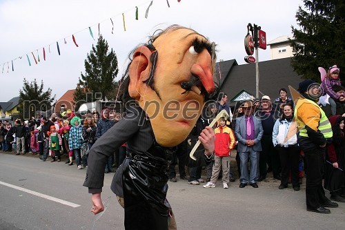 Pustna povorka v Cerknici