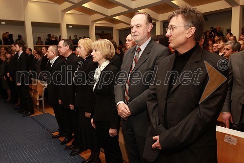 Prof. dr. Danijel Rebolj, novoizvoljeni rektor Univerze v Mariboru, prof. dr. Mirko Pšunder, predsednik Upravnega odbora Univerze v Mariboru, prof. dr. Majda Pšunder, profesorica pedagogike, prof. dr. Janja Črčinovič Rozman, predstojnica Oddelka za razredni pouk na Pedagoški fakulteti UM, dr. Marjan Turnšek, mariborski nadškof in Franc Kangler, župan Mestne občine Maribor