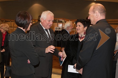 Matjaž Kulot s soprogo in Mojca Jan Zoran, predsednica sveta SNG Nova Gorica s soprogom
