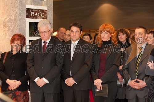 Majda Širca, ministrica za kulturo, Pavel Gantar, predsednik DZ RS, Matej Arčon, župan Nove Gorice, Martina Kodelja, urednica radia Robin in Aleš Bucik, župan občine Renče Vogrsko