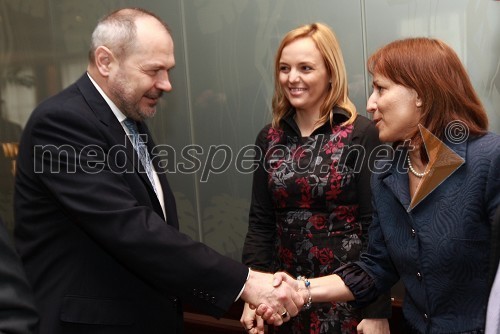 Franc Križanič, minister za finance, Ajša Vodnik, izvršna direktorica Ameriške gospodarske zbornice (AmCham) in Barbara Guzina, Deloitte d.d.