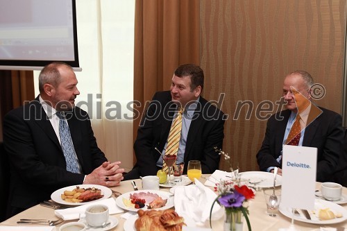 Franc Križanič, minister za finance, Tomaž F. Lovše, direktor Diners Club ter predsednik Ameriške gospodarske zbornice (AmCham) in Joseph A. Mussomeli, veleposlanik Amerike v Sloveniji