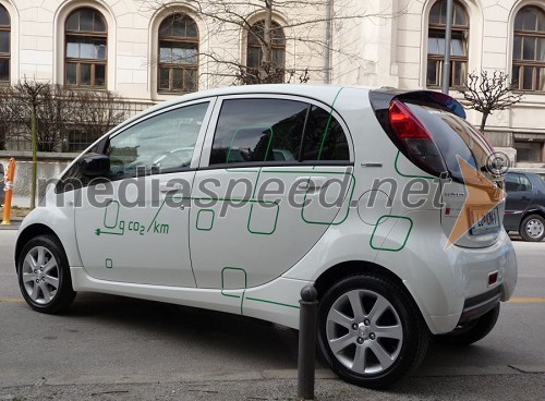 Peugeot iOn 100% električen