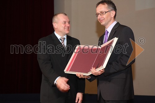 Franc Kangler, župan Mestne občine Maribor in dr. Darko Friš, redni profesor in predstojnik zgodovinskega oddelka, Filozofska fakulteta Univerze v Mariboru