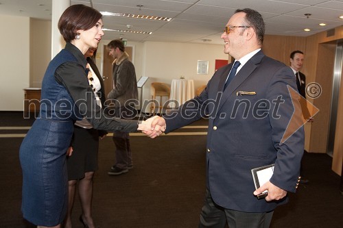Saša Rakita, direktorica marketinga na BCCS in Igor Popov, ambasador Makedonije v Sloveniji