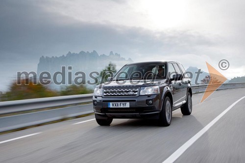 Land Rover prestavlja mejnike