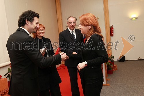 Dr. Patrick Vlačič, minister za promet in Nataša Ratej, direktorica podjetja Rima d.o.o.