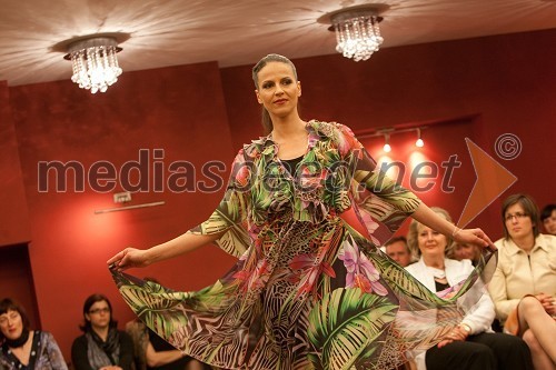 Modna revija Mojce Beseničar, pomlad 2011