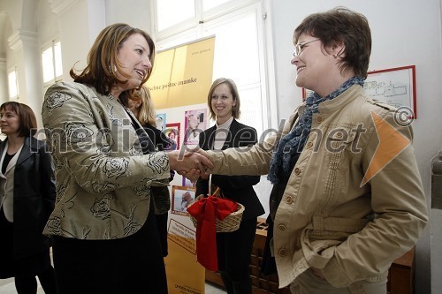 Simona Lobnik, predsednica SIN in ...
