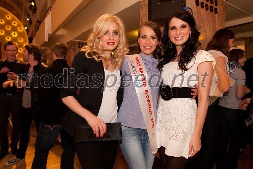 	Ajda Sitar, Miss Športa 2009, Živa Viktorija Turk, Miss Športa 2011 in Sandra Adam, Miss Slovenije 2010