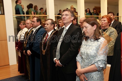 Prof. dr. Rado Bohinc, rektor Univerze na Primorskem, prof. dr. Radovan Stanislav Pejovnik, rektor Univerze v Ljubljani, prof. dr. Danijel Rebolj, rektor Univerze v Mariboru in soproga Suzana Rebolj