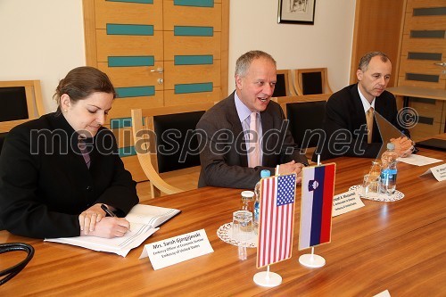 Sarah Gjorgijevski, veleposlaništvo ZDA v Sloveniji, Joseph A. Mussomeli, veleposlanik ZDA v Sloveniji in Matjaž Kavčič, veleposlaništvo ZDA v Sloveniji