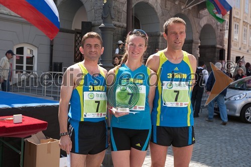 Zmagovalna mešana trojka na 29 km: Boštjan Potočnik, Neža Mravlje in Lojze Primožič