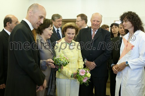 mag. Robert Cugelj, direktor Inštituta RS za rehabilitacijo, 	Barbara Miklič Türk, njeno veličanstvo kraljica Sonja, njegovo veličanstvo norveški kralj Harald V. in Helena Burger, predstojnica URI Soča