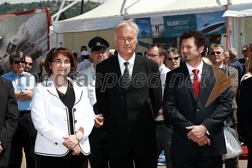 Dr. Ljubica Jelušič, ministrica za obrambo, Jurij Korenc, idejni oče ter izvršni direktor Internautice in dr. Patrick Vlačič, minister za promet